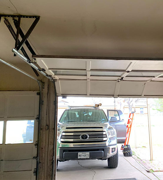 Garage door repair and installation service in dallas